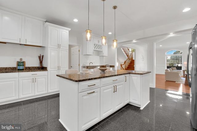 1615 S OAKLAND ST, Arlington, VA 22204
