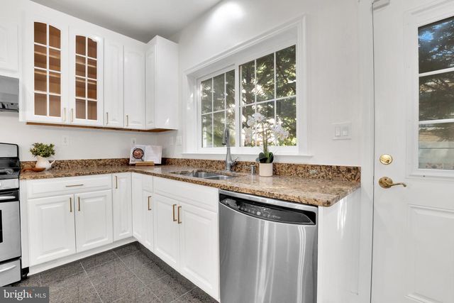 1615 S OAKLAND ST, Arlington, VA 22204