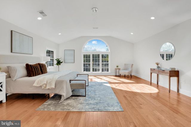 1615 S OAKLAND ST, Arlington, VA 22204