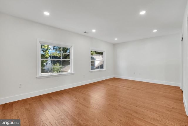 1615 S OAKLAND ST, Arlington, VA 22204