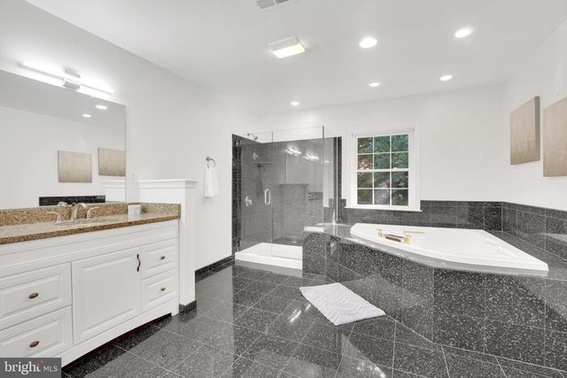 1615 S OAKLAND ST, Arlington, VA 22204