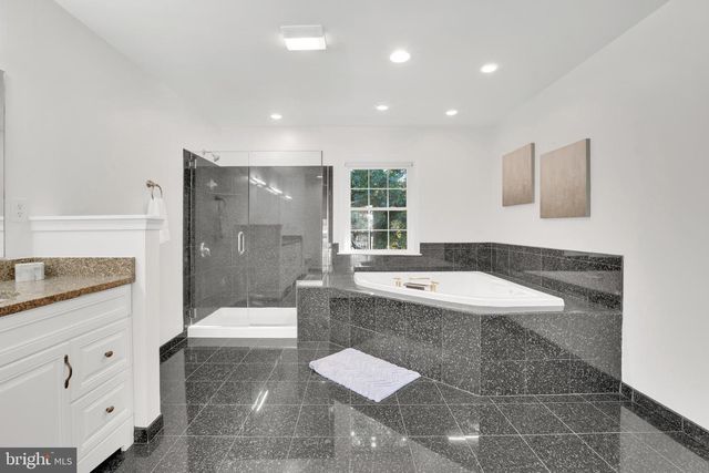 1615 S OAKLAND ST, Arlington, VA 22204