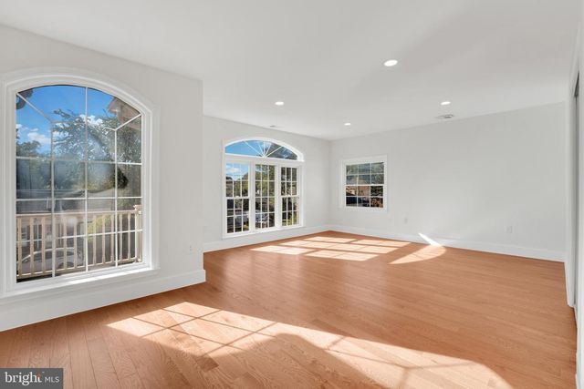 1615 S OAKLAND ST, Arlington, VA 22204