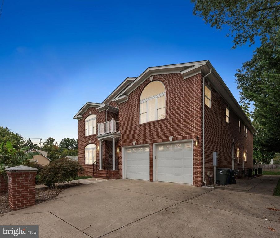 1615 S OAKLAND ST, Arlington, VA 22204