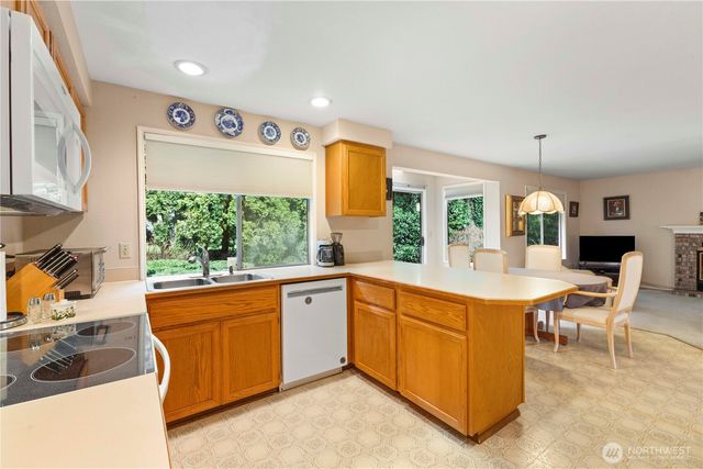 25709 118th Place SE, Kent, WA 98030