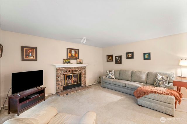 25709 118th Place SE, Kent, WA 98030