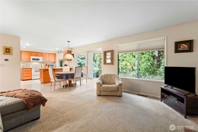 25709 118th Place SE, Kent, WA 98030