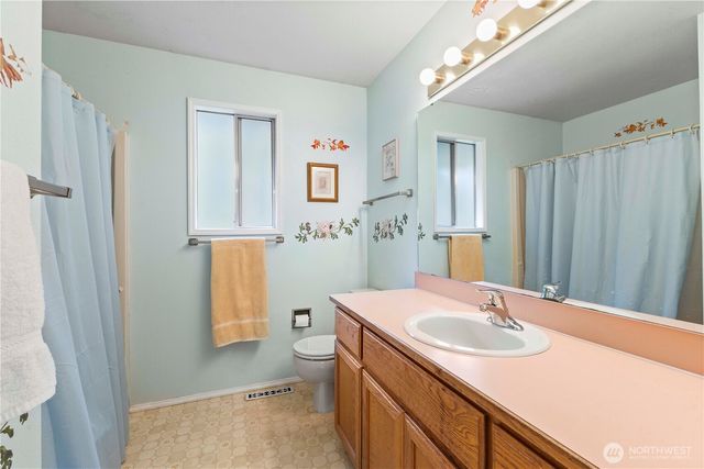 25709 118th Place SE, Kent, WA 98030