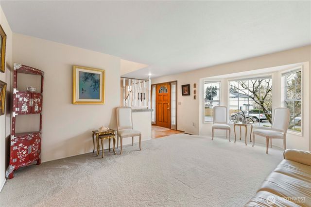 25709 118th Place SE, Kent, WA 98030