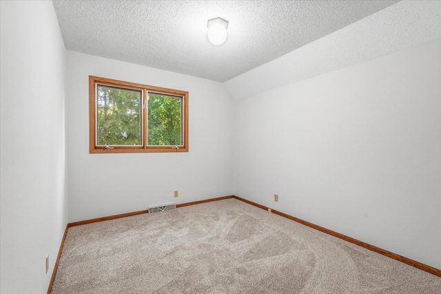 1817 Oregon Trail, Saint Cloud, MN 56301