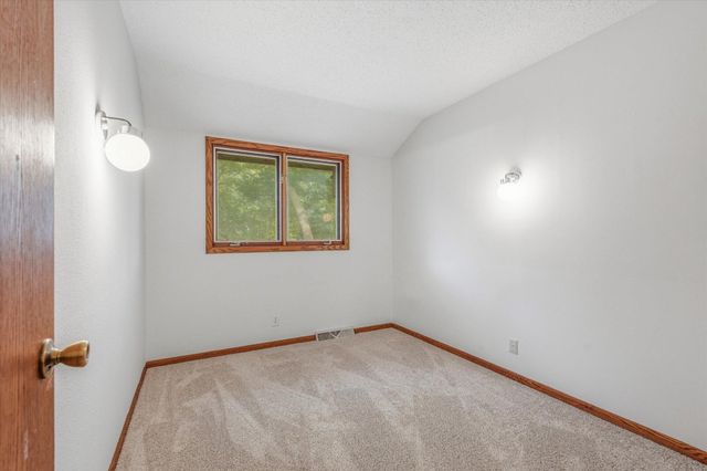 1817 Oregon Trail, Saint Cloud, MN 56301