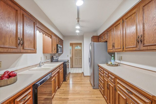 1817 Oregon Trail, Saint Cloud, MN 56301