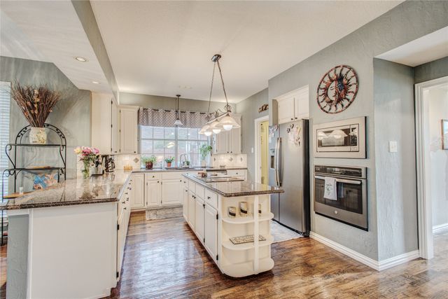 194 Chinaberry Way, Coppell, TX 75019