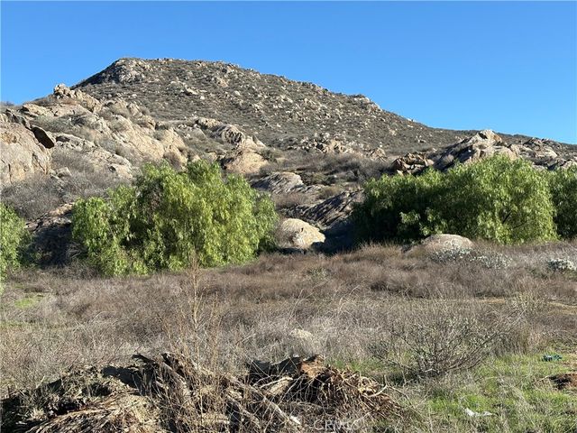 32302 Highway 74, Hemet, CA 92545