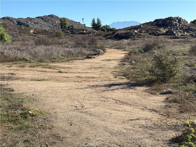 32302 Highway 74, Hemet, CA 92545