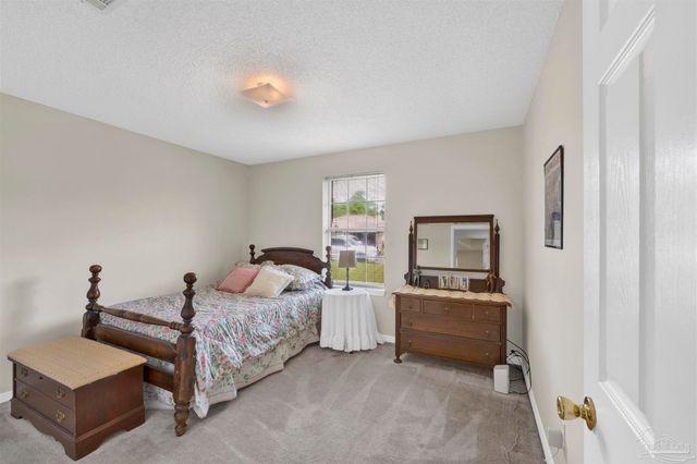10049 Centre St, Pensacola, FL 32506