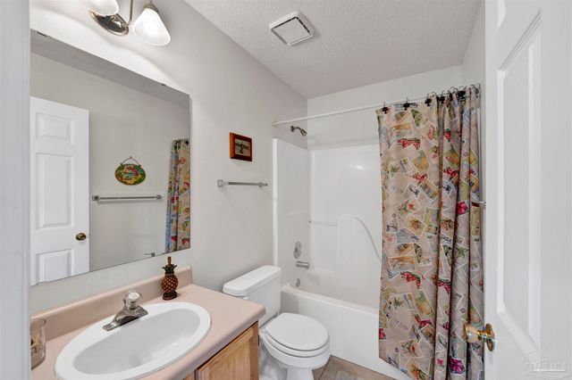 10049 Centre St, Pensacola, FL 32506