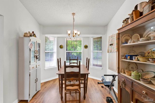 10049 Centre St, Pensacola, FL 32506