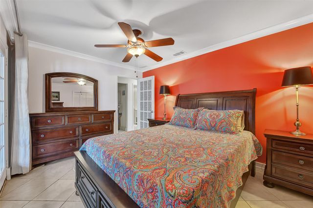 2211 Bayou Drive, League City, TX 77573