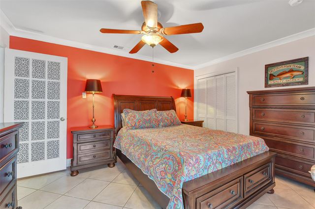 2211 Bayou Drive, League City, TX 77573