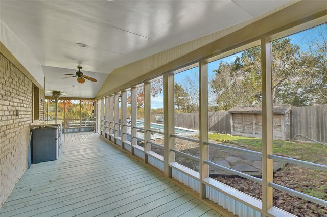 2211 Bayou Drive, League City, TX 77573