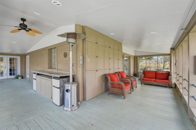 2211 Bayou Drive, League City, TX 77573