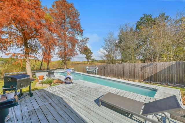 2211 Bayou Drive, League City, TX 77573