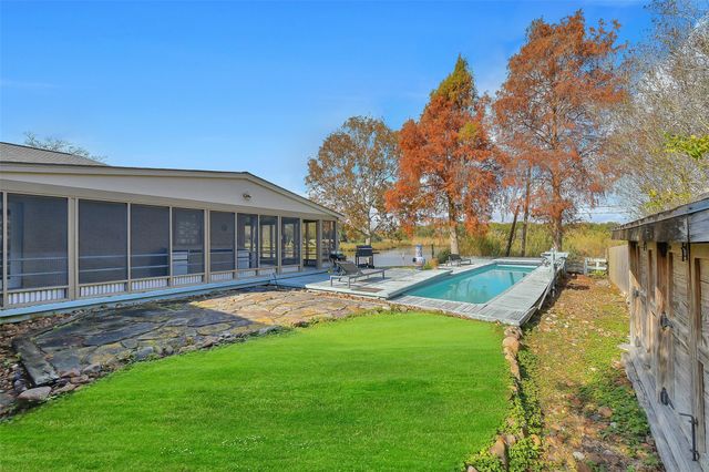 2211 Bayou Drive, League City, TX 77573