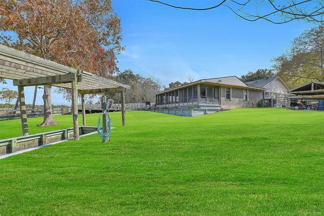 2211 Bayou Drive, League City, TX 77573