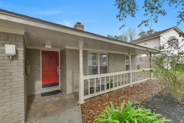 2211 Bayou Drive, League City, TX 77573