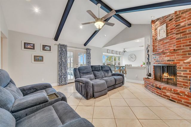 2211 Bayou Drive, League City, TX 77573