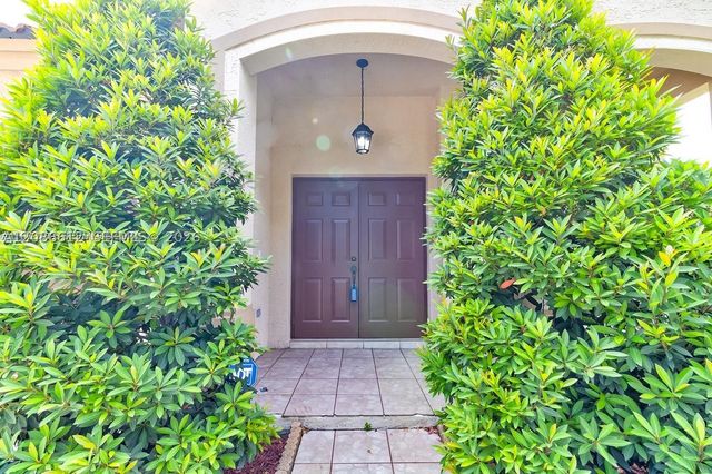 21222 SW 88th Pl, Cutler Bay, FL 33189