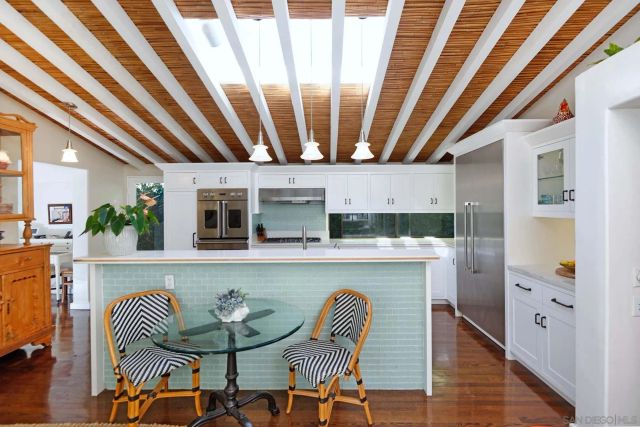 7733 Whitefield, La Jolla, CA 92037