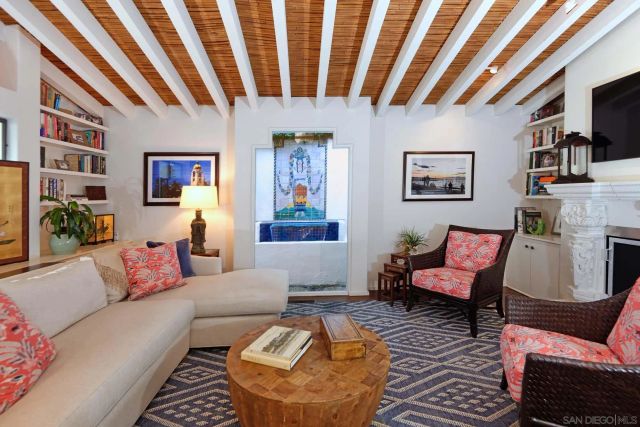 7733 Whitefield, La Jolla, CA 92037