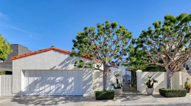 7733 Whitefield, La Jolla, CA 92037