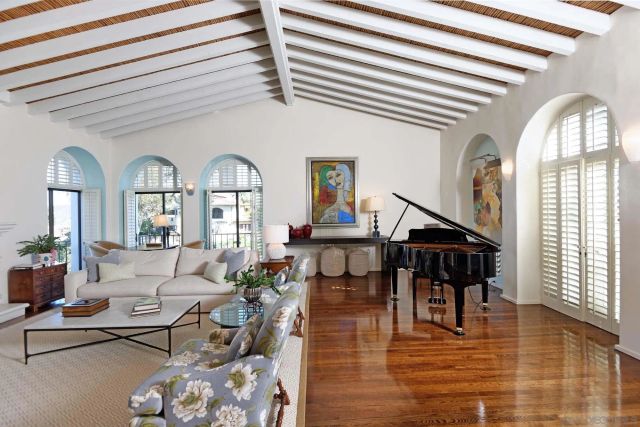 7733 Whitefield, La Jolla, CA 92037