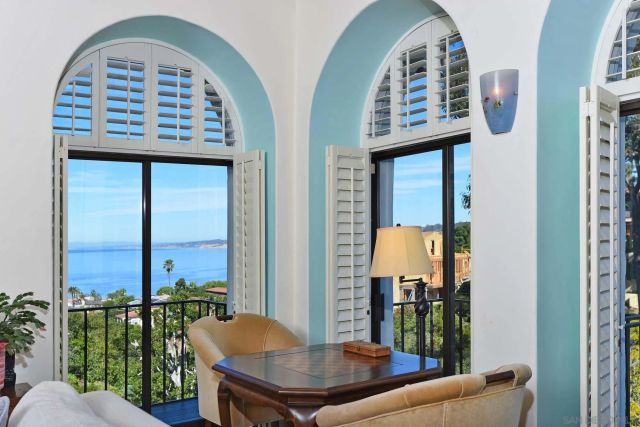 7733 Whitefield, La Jolla, CA 92037