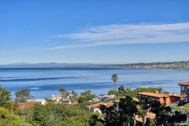 7733 Whitefield, La Jolla, CA 92037