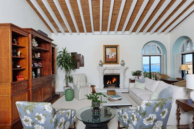 7733 Whitefield, La Jolla, CA 92037