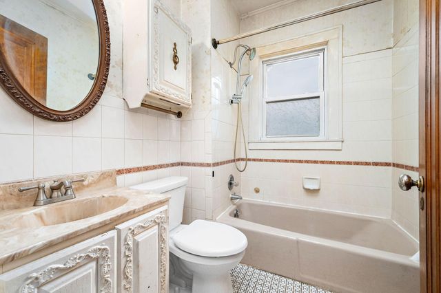 4122 Nawadaha Boulevard, Minneapolis, MN 55406