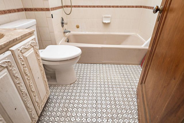 4122 Nawadaha Boulevard, Minneapolis, MN 55406