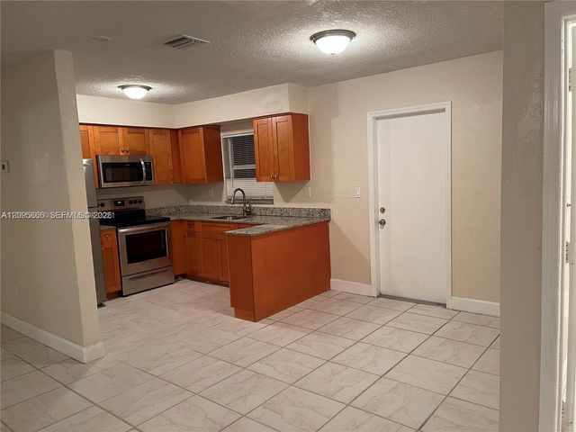 7601 Venetian Street 4, Miramar, FL 33023