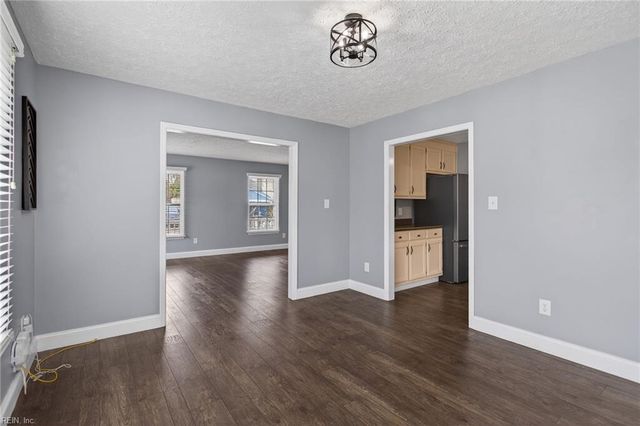 7512 Hughart ST, Norfolk, VA 23505