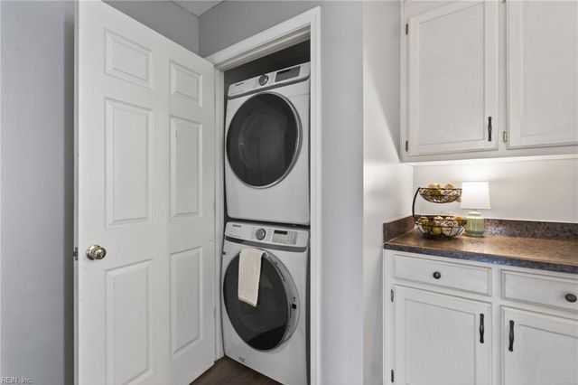 7512 Hughart ST, Norfolk, VA 23505