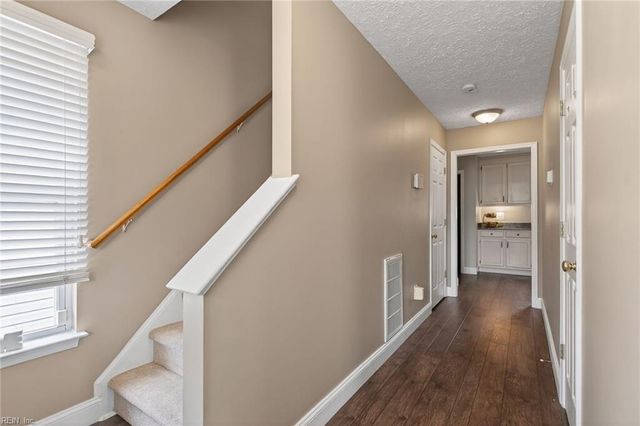 7512 Hughart ST, Norfolk, VA 23505