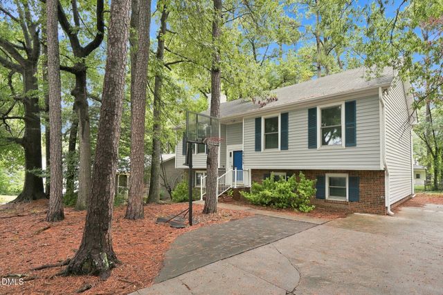 2213 Carthage Circle, Raleigh, NC 27604