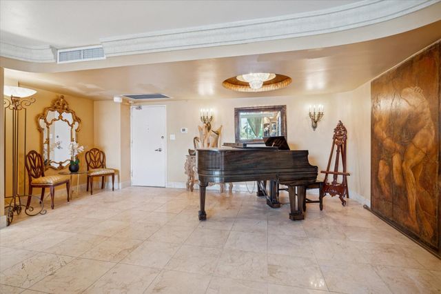 5151 Collins Ave 520, Miami Beach, FL 33140