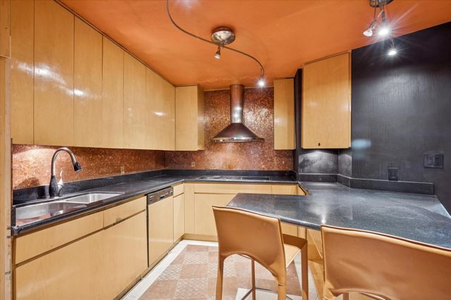 5151 Collins Ave 520, Miami Beach, FL 33140