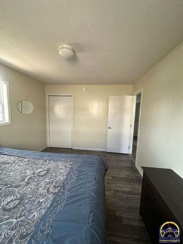 1302 Goura Pl, Emporia, KS 66801