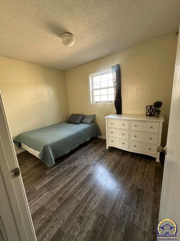 1302 Goura Pl, Emporia, KS 66801